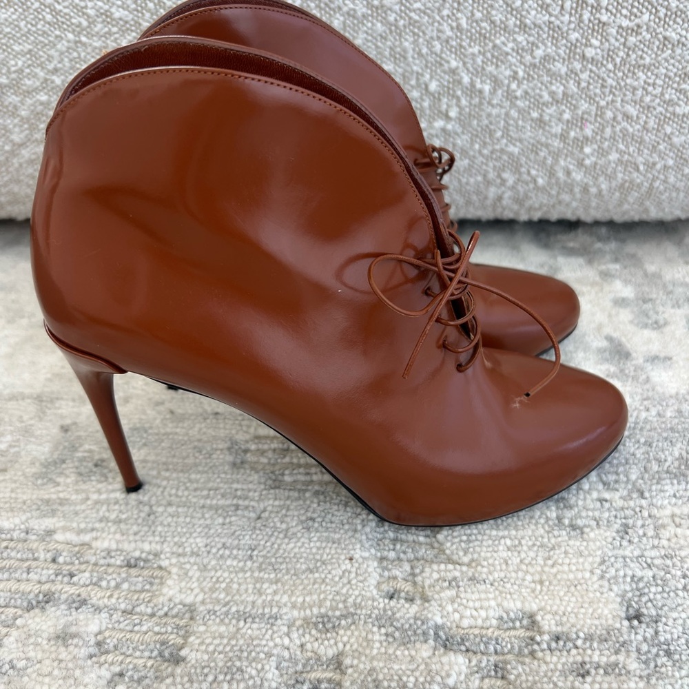 Gucci Leather Ankle Lace-Up Boots, size 38 1/2